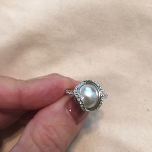 Swarovski  pearl ring size 52 or a 6